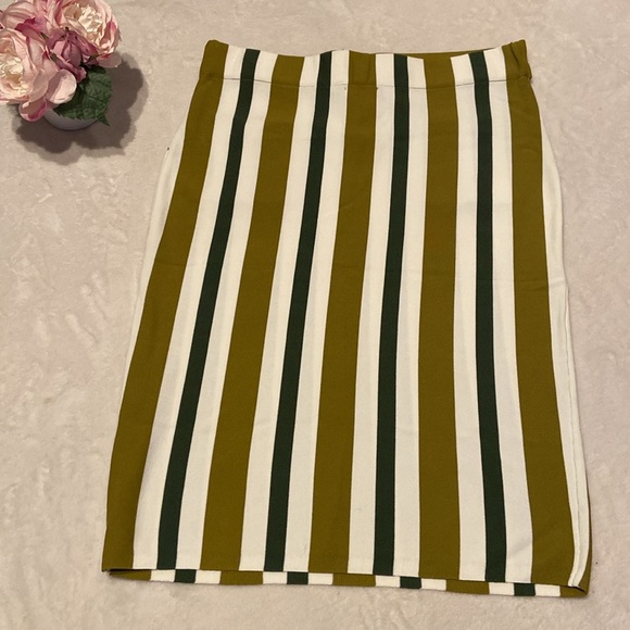 7TH AVENUE NEW YORK & COMPANY Size XL Rayon & Nylon Blend Skirt - Picture 7 of 10